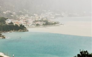 Εικόνες από τον Πόρο - Μετά από πολλές ώρες βροχής