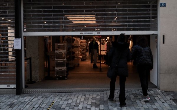 Ποια καταστήματα ανοίγουν εκτάκτως στην Αττική