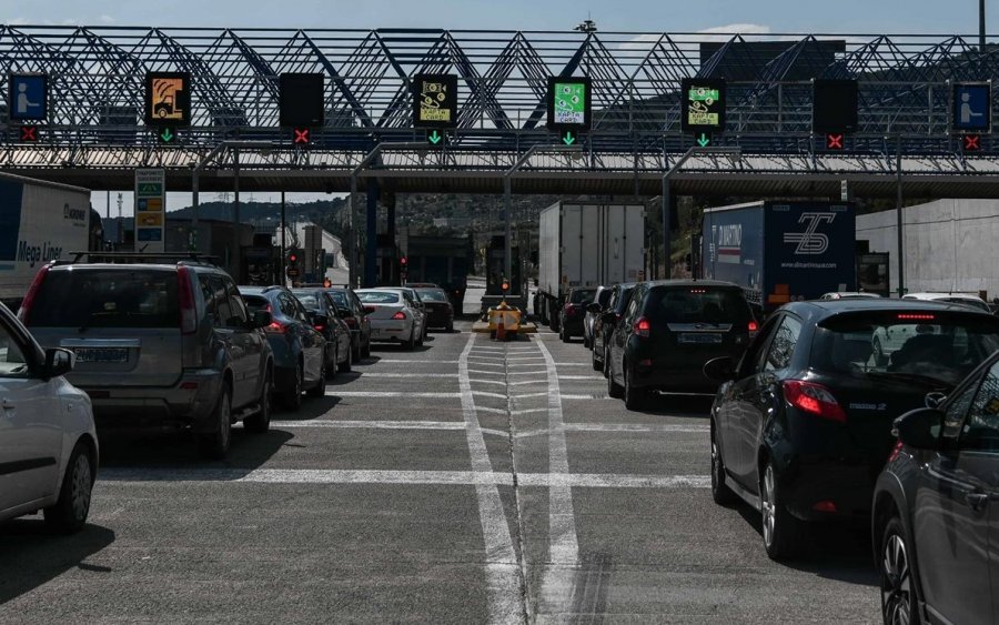 "Φρένο" από Εξαδάκτυλο: "Δεν μπορούμε να έχουμε μαζικές μετακινήσεις το Πάσχα"
