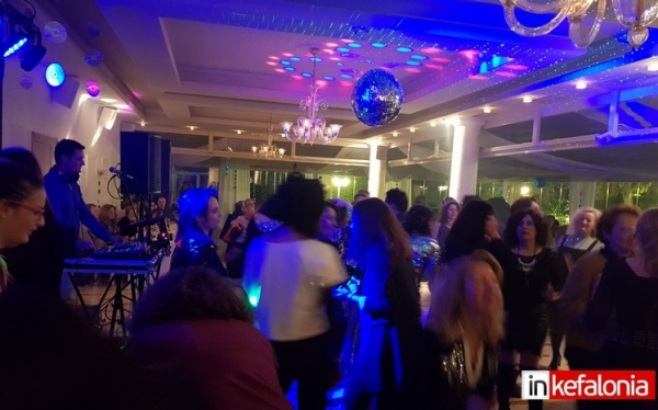 Ταξίδι στα 70s, 80s και 90s με πολύ... χορό! Ξέφρενο Disco Party από το «Σπάρτο»! (εικόνες)