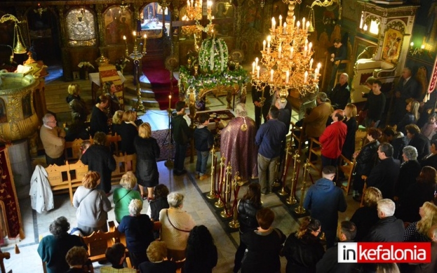 Σε κλίμα κατάνυξης η τελετή Αποκαθήλωσης στον Άγιο Σπυρίδωνα στο Λιθόστρωτο (εικόνες + video)