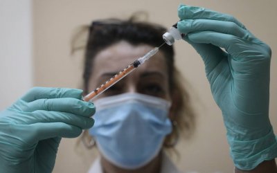 Εθνική Εκστρατεία Εμβολιασμού: Δωρεά άνω του ενός εκατ. ευρώ από το Ίδρυμα Ωνάση στο υπ. Υγείας
