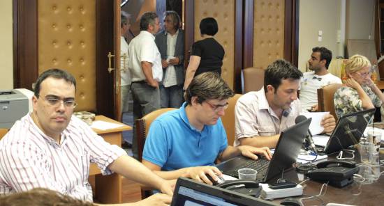 Η μάχη της ενημέρωσης των εκλογών σε... 35 κλικ!