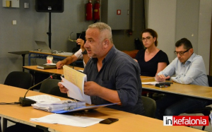 Ο Διονύσης Μινέτος για τα έργα οδοποιίας στο Αργοστόλι, αλλαγής αμιαντοσωλήνων, Στερεών Απόβλητων, το "Πράσινο σημείο" στην ΒΙΠΕ και πολλά άλλα: "Πρέπει να κοιτάμε πάντα μπροστά..."