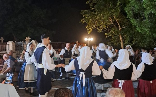 Βαλεριάνο: Με πολύ κέφι και χορό το πανηγύρι των Αγίων Αποστόλων