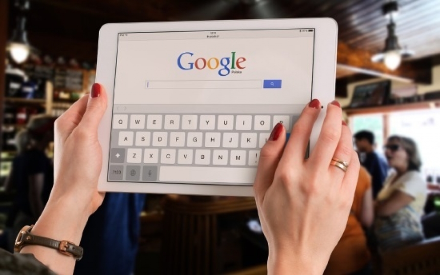 H Google μπαίνει και στην αγορά τουριστικής μίσθωσης σπιτιών