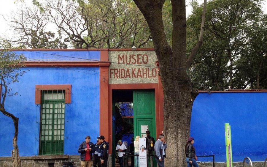 La Casa Azul: Το μπλε σπίτι της Φρίντα Κάλο στο Μεξικό που έγινε μουσείο