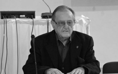 "Το παλιό Αργοστόλι γίνεται φτωχότερο - Ο Μάκης Αποστολάτος πέρασε στην τοπική ιστορία" - Συλλυπητήρια Μηνύματα