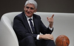 Επίτιμος δημότης Αργοστολίου ο Παναγιώτης Γιαννάκης με ομόφωνη απόφαση του Δημοτικού Συμβουλίου