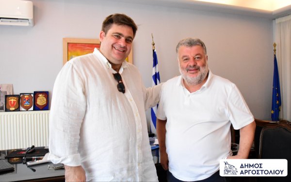 Συνάντηση Θεόφιλου με τον Πρόεδρο της ΚΕΕΕ Γιάννη Βουτσινά
