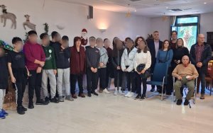 Αννα Ζαπάντη: ''Θερμές ευχαριστίες στο 3ο Γυμνάσιο Αργοστολίου για την Χριστουγεννιάτικη επίσκεψη στο Δημοτικό Γηροκομείο''