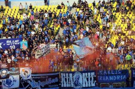 Απίστευτες σκηνές στον Ηρακλή! "Ντου" οπαδών κατά παικτών και διοίκησης