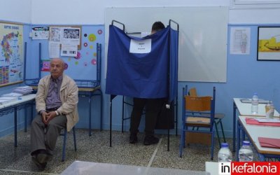 Η εικόνα είναι απο τις εκλογές της 21ης Μαϊου