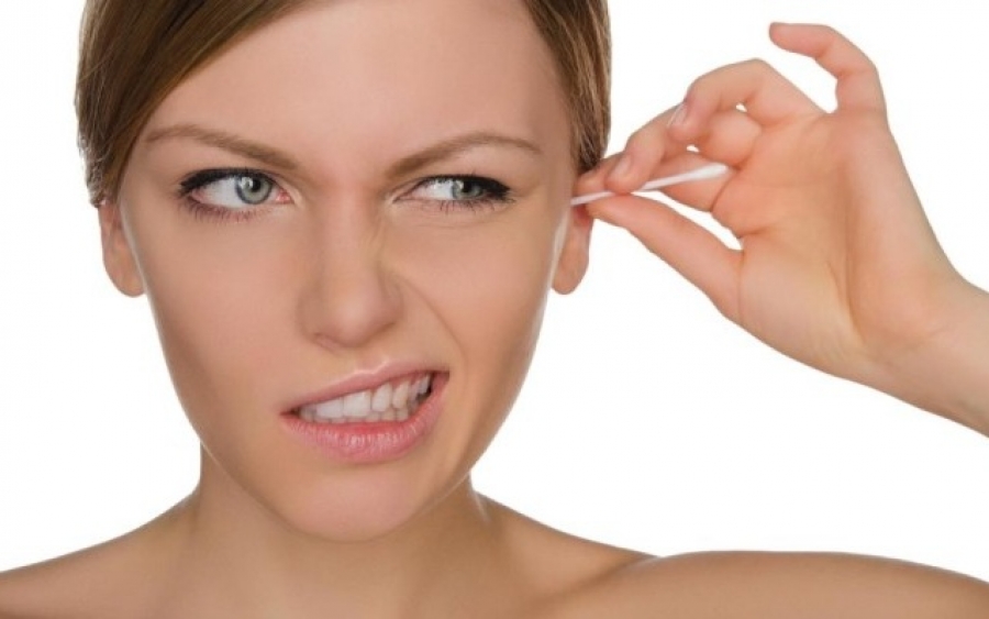 Καθαρισμός αυτιών: Πώς γίνεται σωστά - Ποια σημάδια δείχνουν πρόβλημα