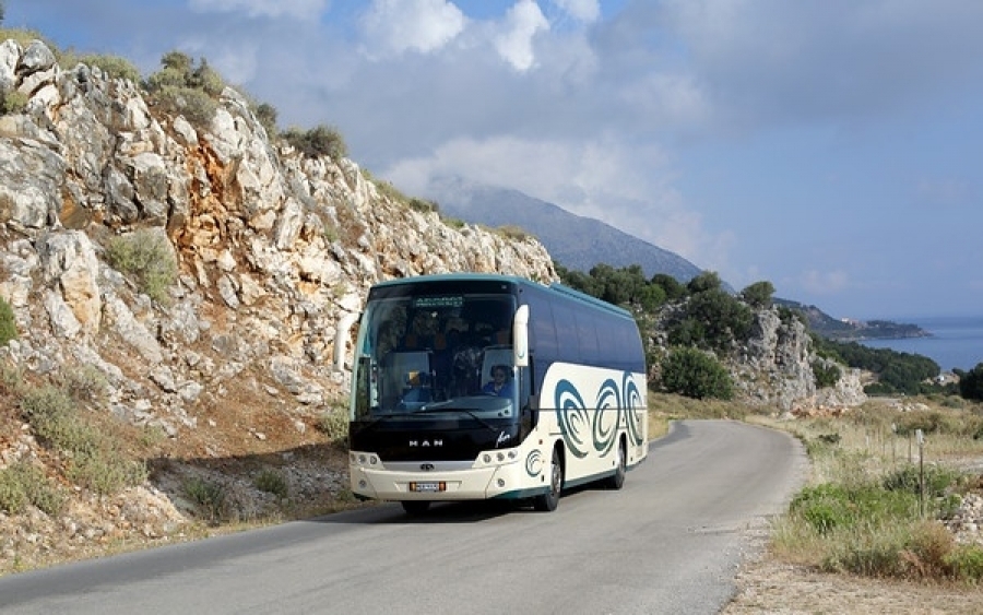 Ευάγγελος Λουκέρης: Γιατί δεν υπάρχει λεωφορείο από Ληξούρι για Αθήνα;