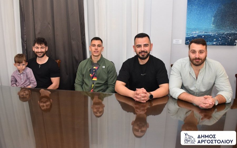 Κάθε κατεργάρης στον πάγκο του!