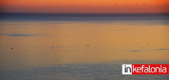 Ψαρεύοντας στο Λουρδά κάτω από το συναρπαστικό ηλιοβασίλεμα του Δεκέμβρη (εικόνες)