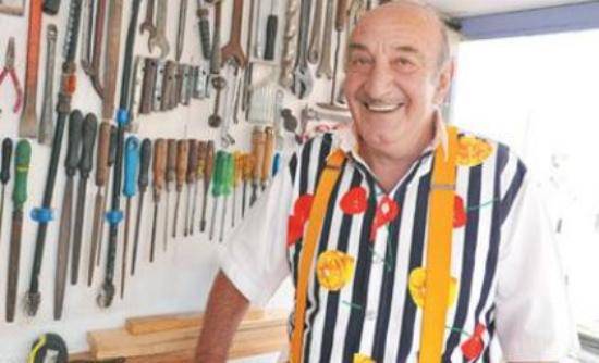 Kώστας Τσάκωνας: "Αν είχα σκοπό να αυτοκτονήσω θα πήγαινα να αυτοπυρποληθώ έξω από τη Βουλή"