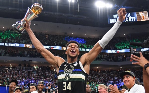 Ο Αντετοκούνμπο νέος βασιλιάς στο NBA - Πρωταθλητές οι Μπακς με 50 πόντους του "Greek Freak"