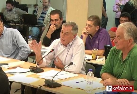 Βασίλης Ρουχωτάς: "Τα λεφτά για το έργο της πλατείας Αργοστολίου θα μπορούσαν να έχουν πάει για αντιπλημμυρικά έργα στην Πύλαρο"