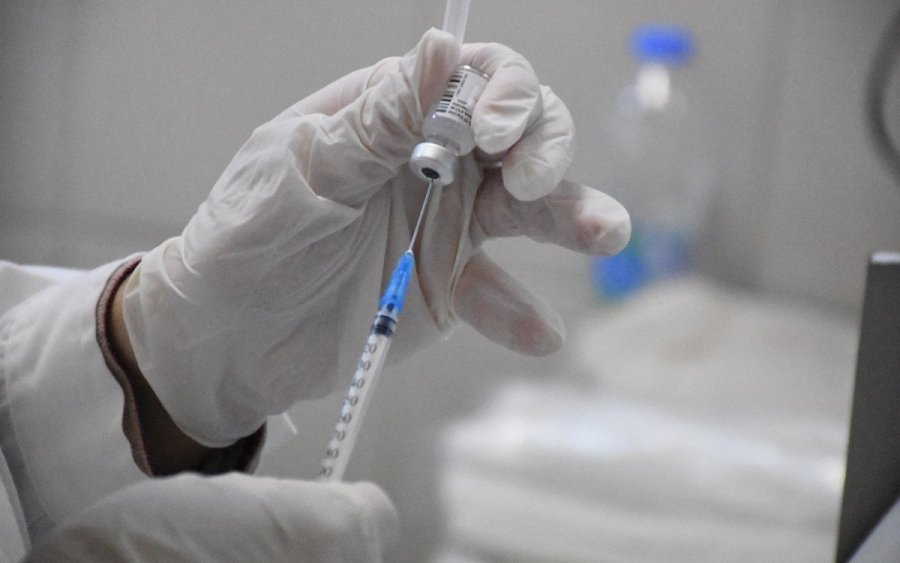 ΠΟΥ: Προτρέπει την Ευρώπη να επιταχύνει τους εμβολιασμούς