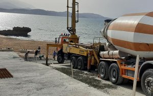 Ληξούρι: Ολοκληρώνεται η αποκατάσταση του δρόμου στην παραλία των Λεπέδων (εικόνες)