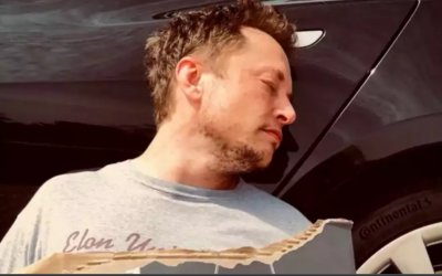 Ο πλουσιότερος άνθρωπος στον κόσμο Elon Musk, λέει ότι δεν έχει σπίτι και ότι κοιμάται σε εφεδρικά υπνοδωμάτια φίλων!
