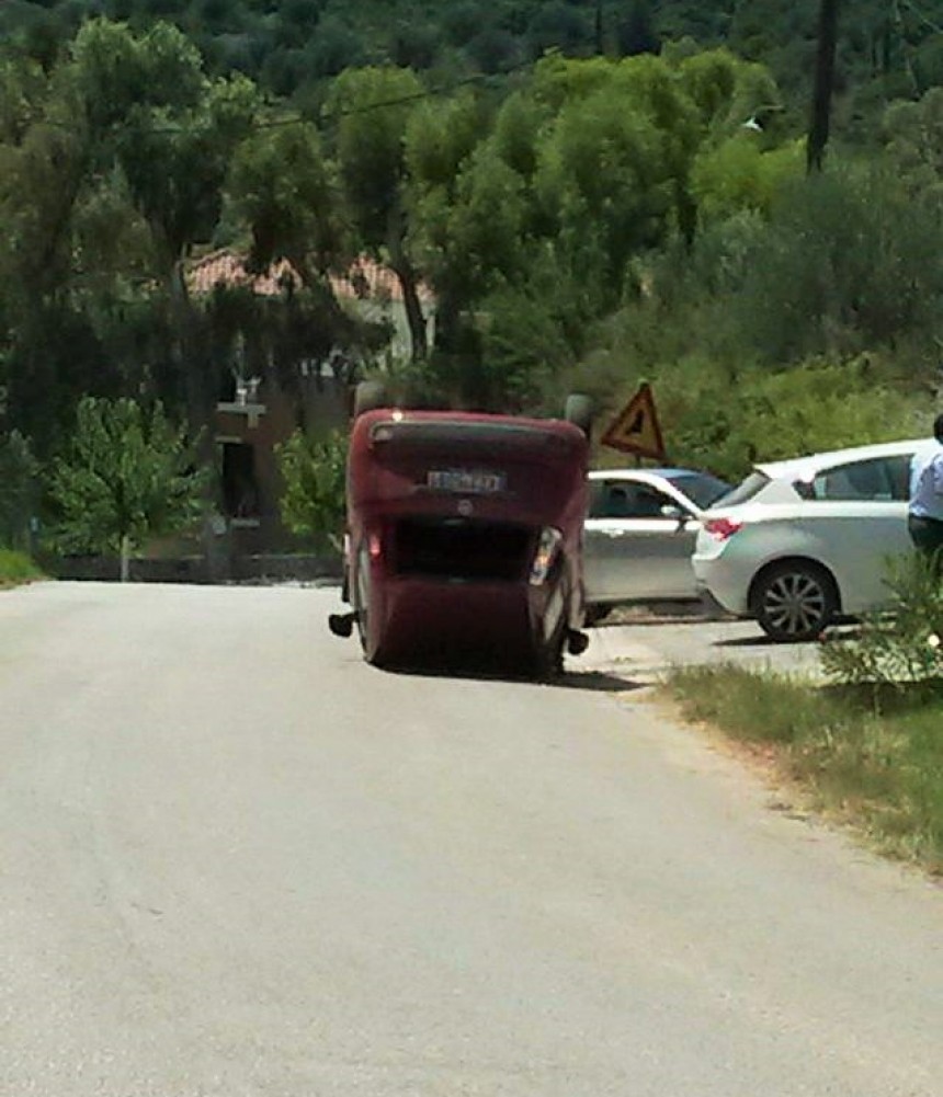 TΩΡΑ: Φωτιά και τροχαίο στον Κατελειό! (εικόνες)