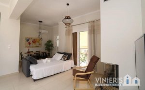 Vinieris Real Estate: Πωλείται διαμέρισμα στο κέντρο του Αργοστολίου