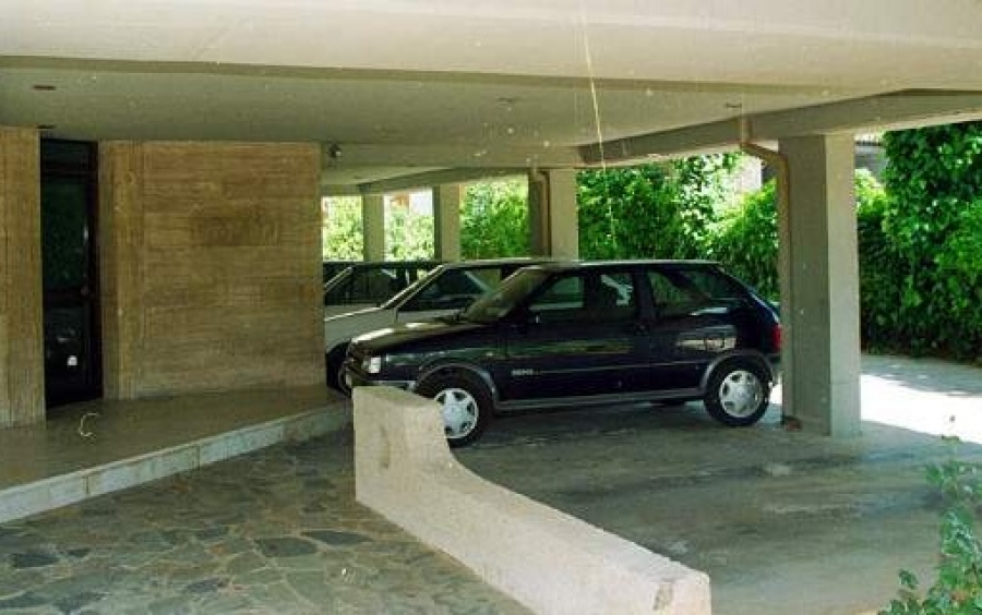 Απόφαση του Πρωτοδικείου Αθηνών φέρνει τα πάνω-κάτω στις θέσεις πάρκινγκ σε πιλοτές