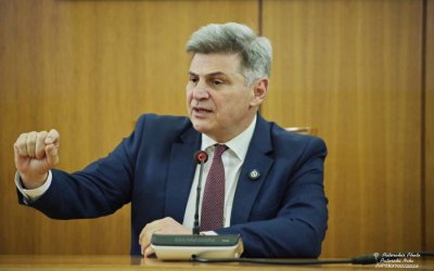 Ο Φαραντούρης "αδειάζει" Πολλάκη και τον καταγγέλλει για «σταλινισμό» - «Ουδέποτε υπήρξα μέλος της ΔΑΠ. Τελεία»