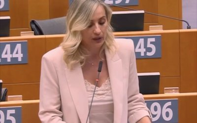 Η Ελεονώρα Μελέτη φέρνει στο επίκεντρο τα θέματα ψυχικής υγείας στον χώρο εργασίας