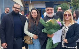 Ο πατέρας Ξενοφών Ζαρκάδας μιλά στον COSMOS 96,5 για τη μεγάλη του απόφαση να ξανά σπουδάσει