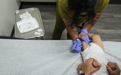 Η Φλόριντα ετοιμάζεται να καταργήσει τον υποχρεωτικό εμβολιασμό των παιδιών με... «την ευλογία του Θεού»
