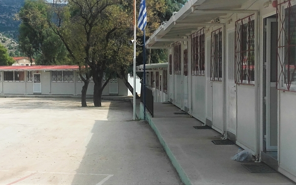 ΕΝΩΜΕΝΗ ΤΕΤΡΑΠΟΛΗ: "Για 5η συνεχόμενη χρονιά τα παιδιά μας θα πάνε σε σχολεία- κοντέινερς"