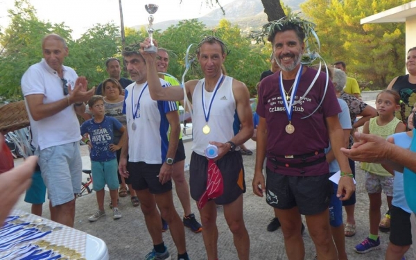 Έτρεξαν προς το Τραπεζάκι για το... Τραπεζάκι και το χάρηκαν! (εικόνες)