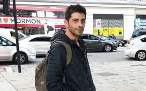 O Xρήστος Σπανός ερωτεύτηκε και παντρεύτηκε την καθηγήτριά του πριν 16 χρόνια στην Κεφαλονιά