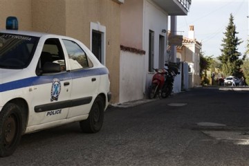 Έγκλημα στο Κορωπί: Θρίλερ σε εξέλιξη μετά τη δολοφονία 35χρονης - Σε κατάσταση αμοκ 41χρονος πυροβόλησε τον πατέρα της δολοφόνου