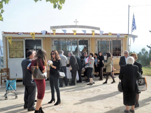 Τα Βλιχάτα γιόρτασαν τον Άγιο Δημήτριο για τρίτη συνεχή χρονιά στην προκάτ εκκλησιά (εικόνες)