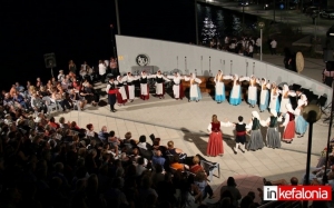 Υπέροχα μουσικά ακούσματα και χοροί στο «Μπαστούνι» του Αργοστολίου (εικόνες + video)