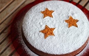 Πρόσκληση για την κοπή της πρωτοχρονιάτικης πίτας στην Θηνιά
