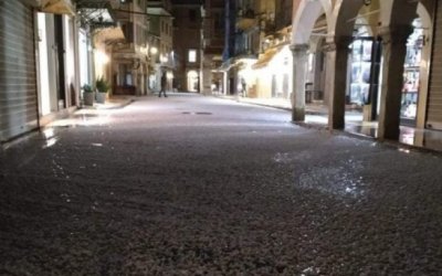 Εντονη χαλαζόπτωση στην Κέρκυρα - Πλημμύρισαν επαρχιακοί δρόμοι (video)