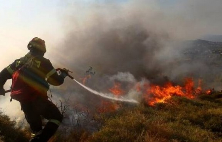 Δυο διαφορετικές εστίες φωτιάς σε Κοκολάτα και Κάστρο Αγ. Γεωργίου πρόλαβαν οι πυροσβέστες!