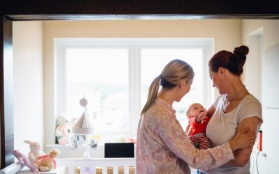 Το ΣτΕ αποφάσισε: Νόμιμη και με τη «βούλα» η υιοθεσία παιδιού και ο πολιτικός γάμος ομόφυλων ζευγαριών