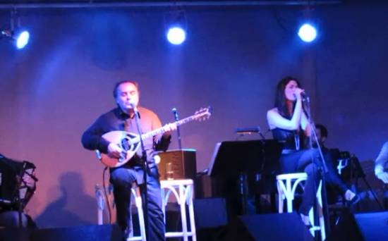 Ο Μπάμπης Τσέρτος στην Κεφαλονιά - [VIDEO]