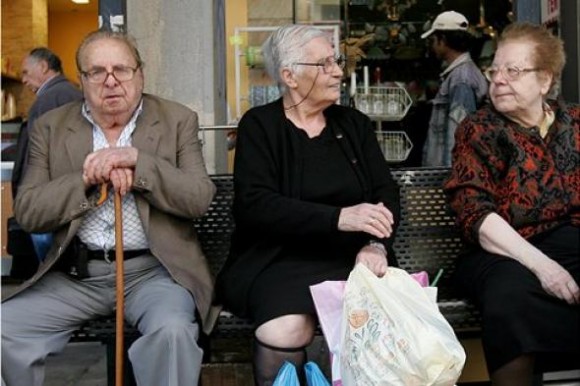 Μπλοκάρουν τη σύνταξη σε 150.000 ασφαλισμένους