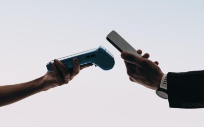 Διπλασιάζεται από 500 σε 1000 ευρώ το ημερήσιο όριο συναλλαγών IRIS