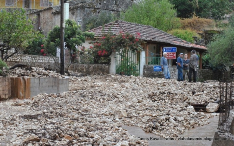 Μεγάλα προβλήματα! «Πνίγηκε» στη λάσπη η Αγία Ευφημία από τη νεροποντή (Ανανεωμένο - εικόνες/video)