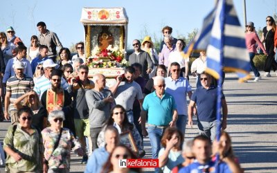 Με λαμπρότητα και συγκίνηση επέστρεψε η Εικόνα της Παναγίας στην Ιερά Μονή Σισσίων