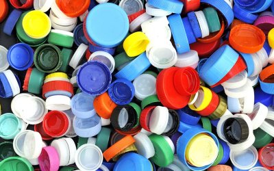 Συλλογή πλαστικών καπακιών από το Γυμνάσιο Σάμης